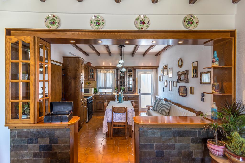 Traditional House Milos Полония Екстериор снимка